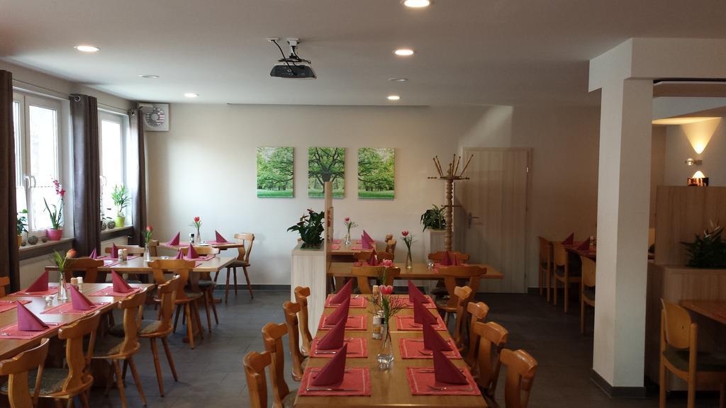 Gasthof Landhotel Gruner Baum Cadolzburg Ngoại thất bức ảnh