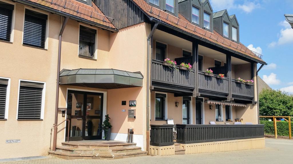 Gasthof Landhotel Gruner Baum Cadolzburg Ngoại thất bức ảnh