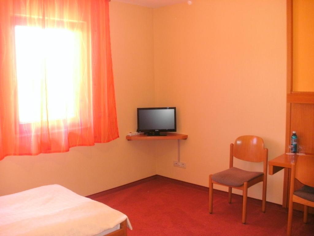 Gasthof Landhotel Gruner Baum Cadolzburg Ngoại thất bức ảnh