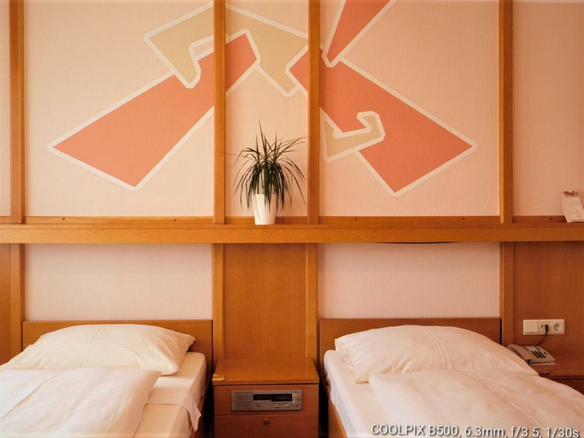 Gasthof Landhotel Gruner Baum Cadolzburg Ngoại thất bức ảnh