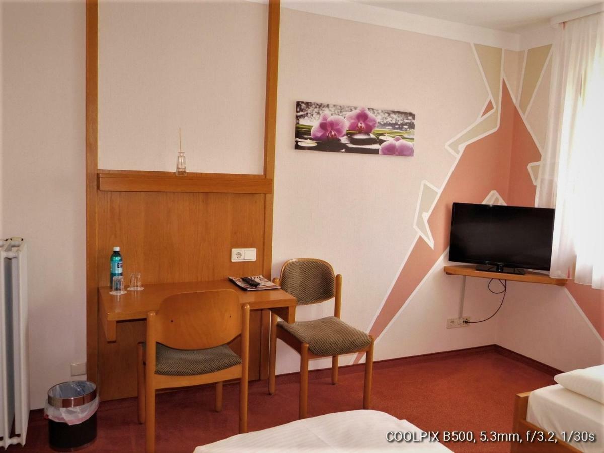 Gasthof Landhotel Gruner Baum Cadolzburg Ngoại thất bức ảnh
